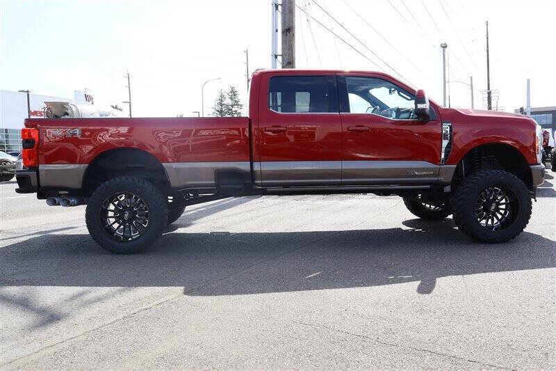 Used 2023 Ford F350 King Ranch w/ FX4 Off-Road Package AWD/4WD image 6