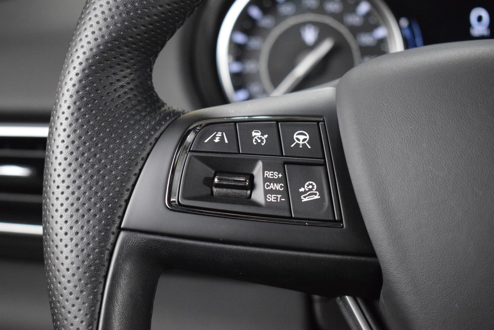 Certified 2023 Maserati Levante GT AWD/4WD image 27