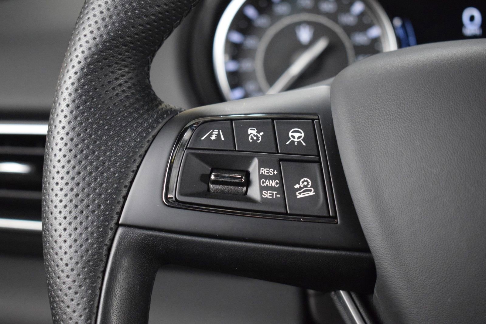 Used 2023 Maserati Levante GT AWD/4WD image 27