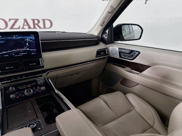 Certified 2020 Lincoln Navigator Reserve w/ Luxury Package AWD/4WD image 27