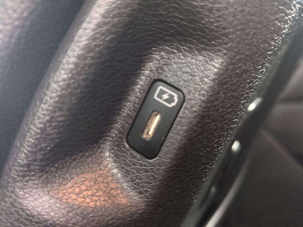 Used 2024 Kia Sportage EX image 16