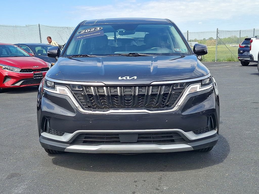 Used 2023 Kia Carnival EX FWD image 2