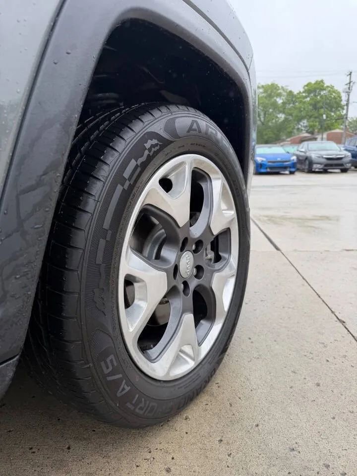 Used 2020 Jeep Compass Limited AWD/4WD image 8