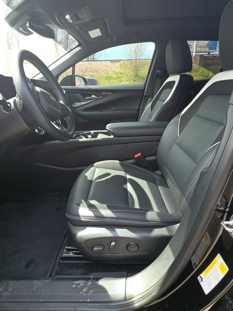 Used 2024 Chevrolet Blazer EV LT image 15