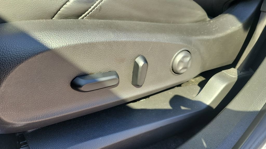 Used 2020 Buick Envision Essence image 16