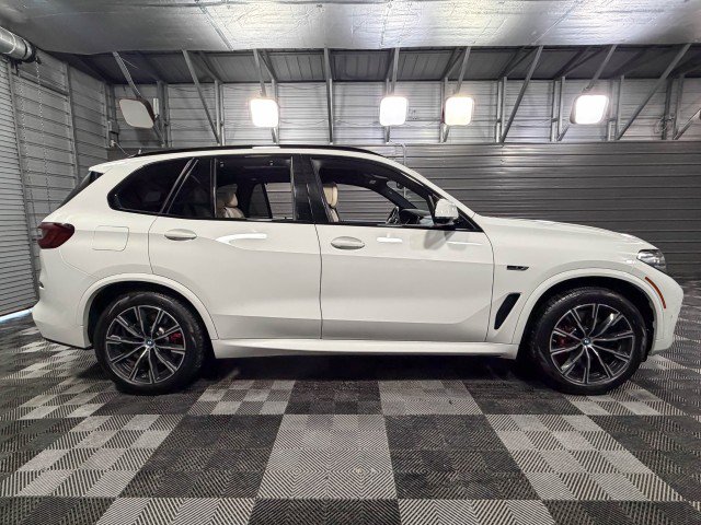 Used 2022 BMW X5 xDrive45e w/ M Sport Package image 9