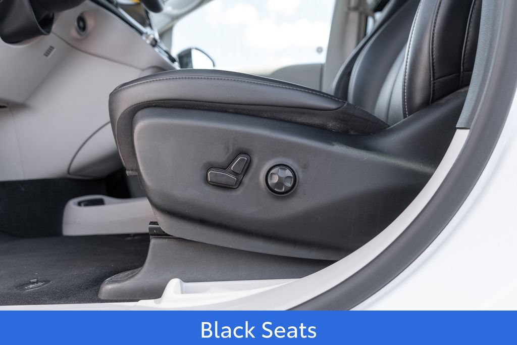 Used 2024 Chrysler Pacifica Touring-L FWD image 21
