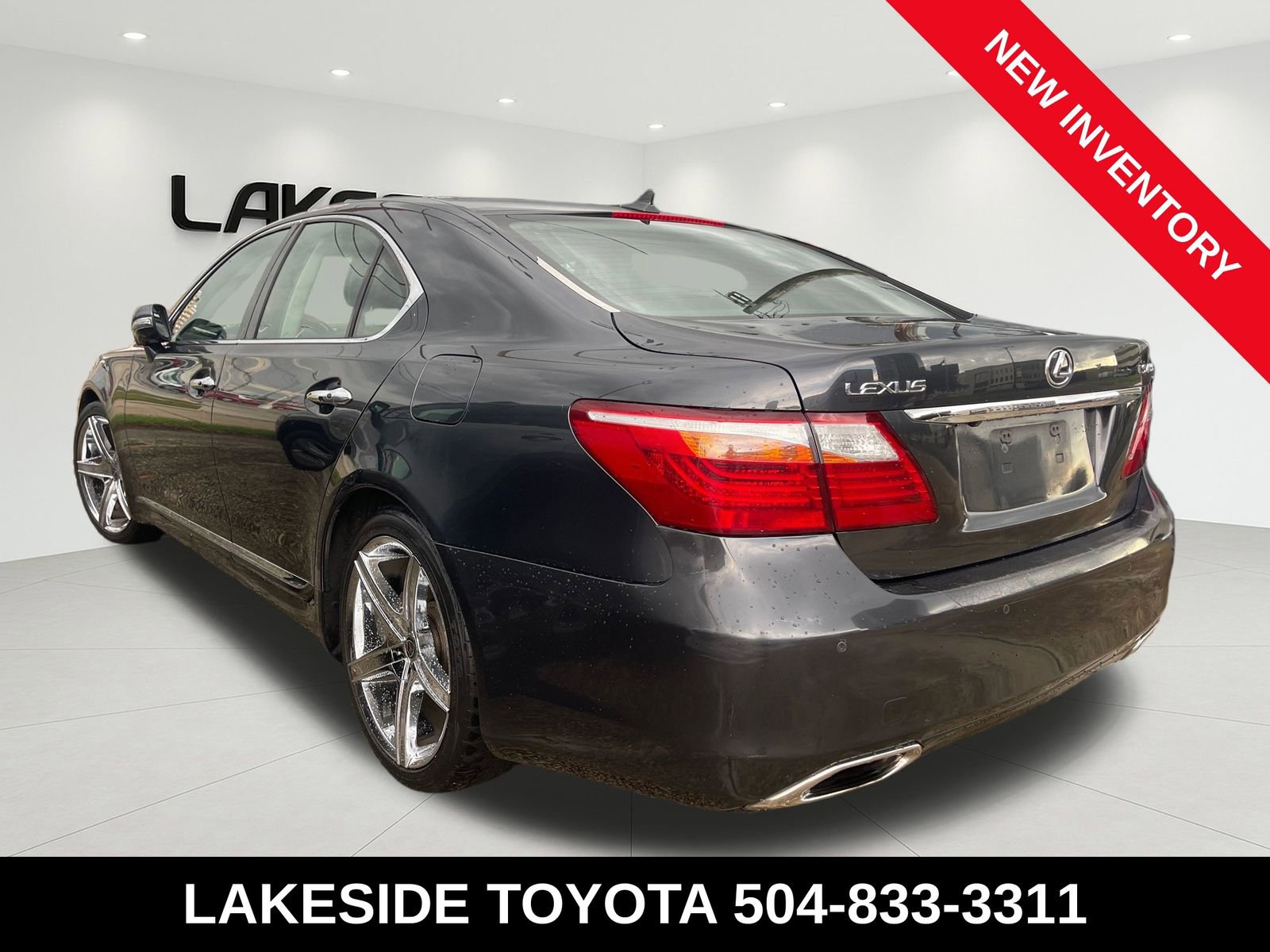 Used 2010 Lexus LS 460 RWD image 2
