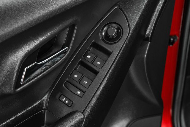 Used 2019 Chevrolet Trax LT w/ LT Convenience Package image 41