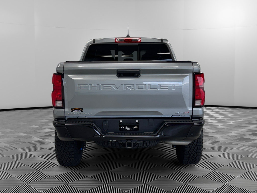 Used 2025 Chevrolet Colorado ZR2 w/ Technology Package AWD/4WD image 7