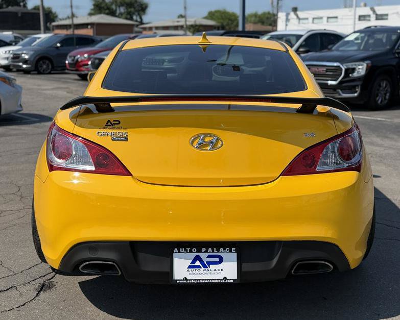 Used 2011 Hyundai Genesis 3.8 RWD image 5
