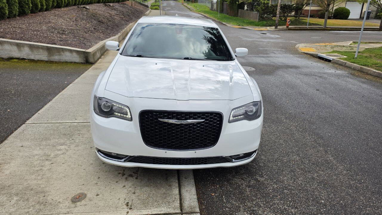 Used 2019 Chrysler 300 S RWD image 2