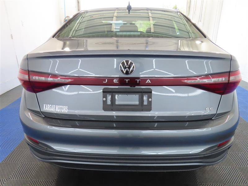 Used 2026 Volkswagen Jetta SE FWD image 11