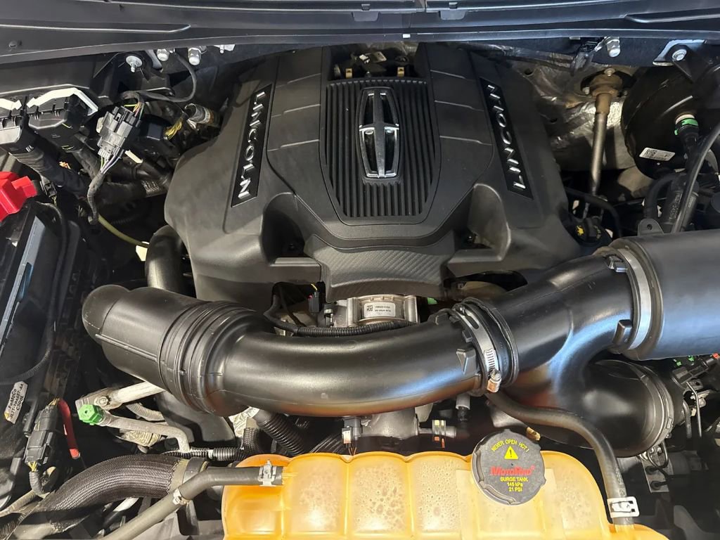 Used 2018 Lincoln Navigator Reserve w/ Technology Package image 8
