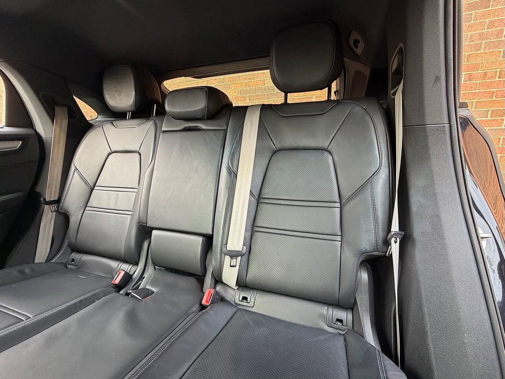 Certified 2022 Porsche Cayenne S Platinum image 16