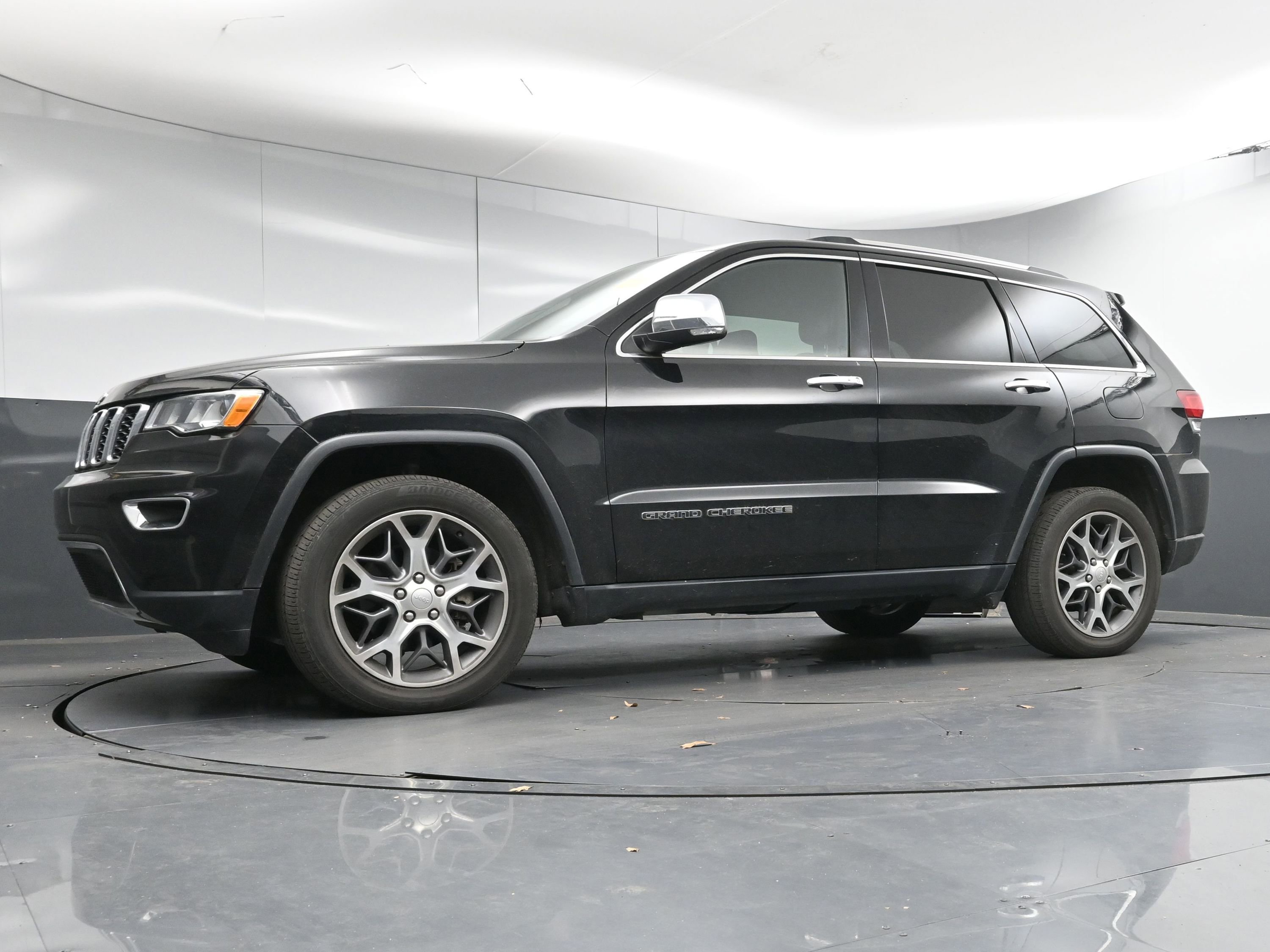 Used 2020 Jeep Grand Cherokee Limited w/ Luxury Group II image 22