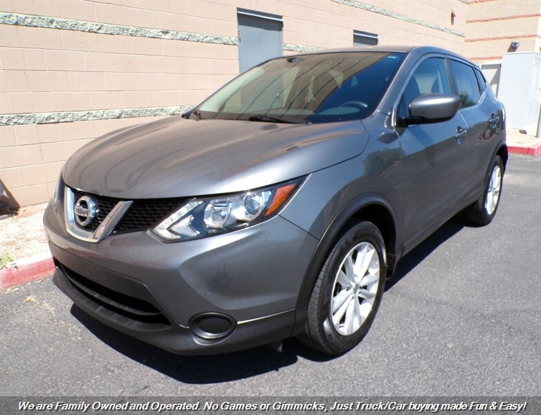 Used 2017 Nissan Rogue Sport S w/ S Appearance Package FWD image 3