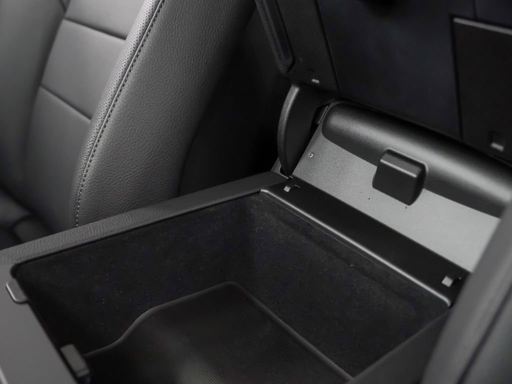 Certified 2025 Porsche Cayenne image 34