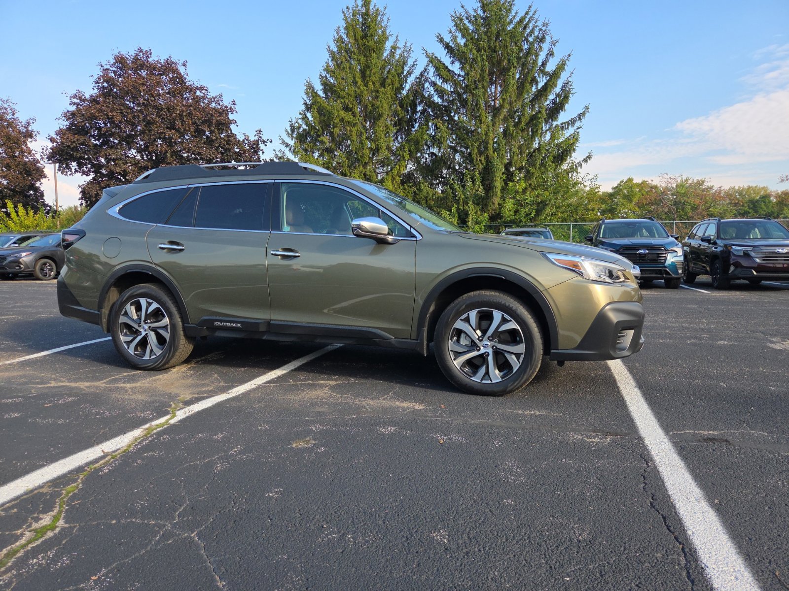 Used 2022 Subaru Outback Touring AWD/4WD image 5