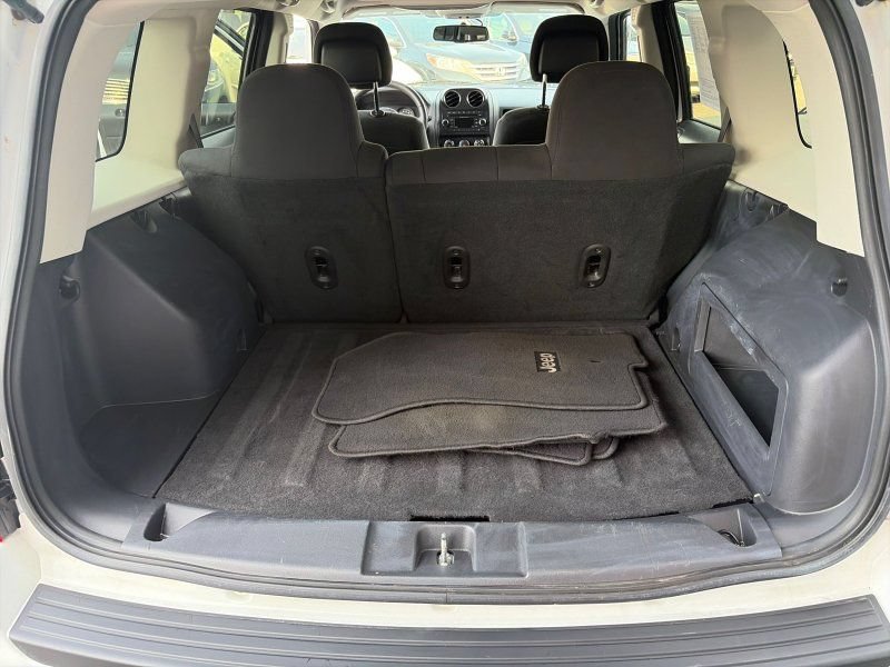 Used 2016 Jeep Patriot Latitude FWD image 14
