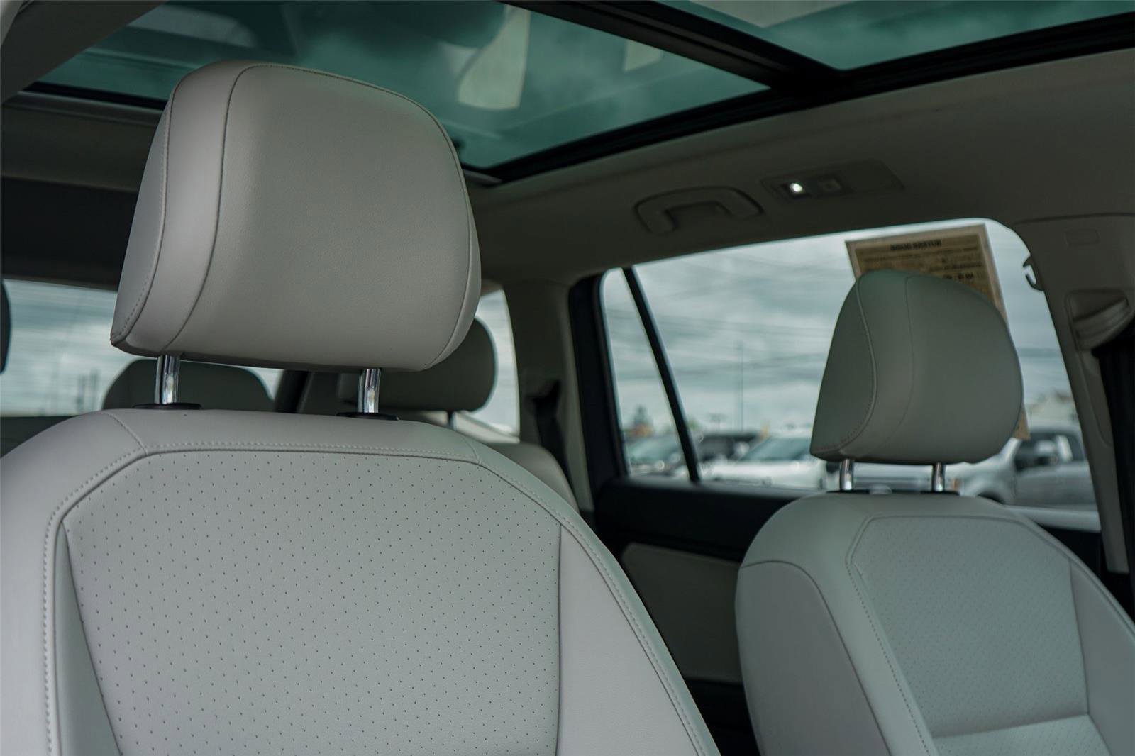 Used 2021 Volkswagen Tiguan SEL image 31