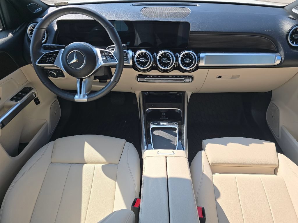 Used 2025 Mercedes-Benz GLB 250 4MATIC image 21