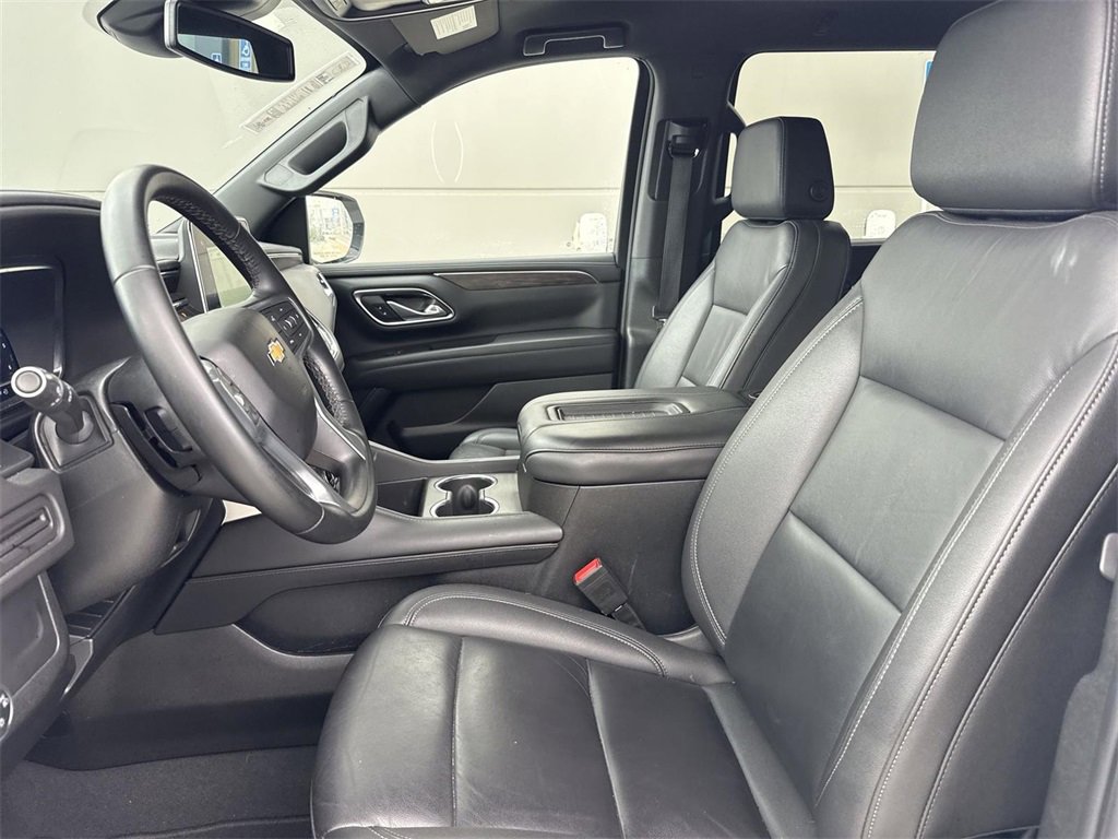 Used 2024 Chevrolet Suburban LT image 18