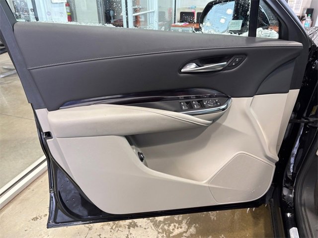 Certified 2023 Cadillac XT4 Luxury w/ Cold Weather Package image 16