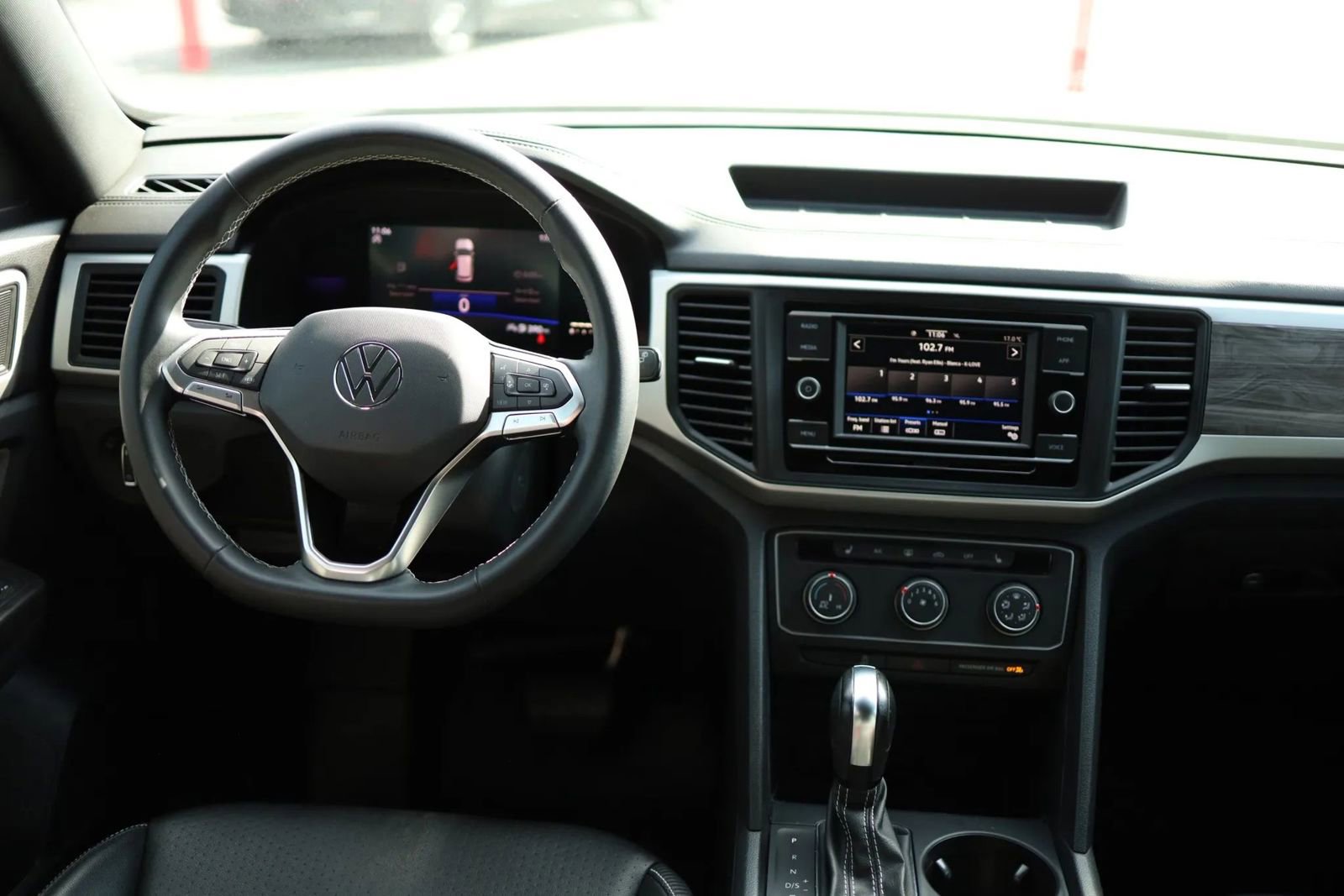 Used 2022 Volkswagen Atlas Cross Sport SE image 36