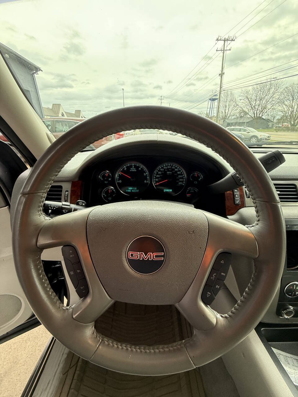 Used 2010 GMC Yukon SLT RWD image 17