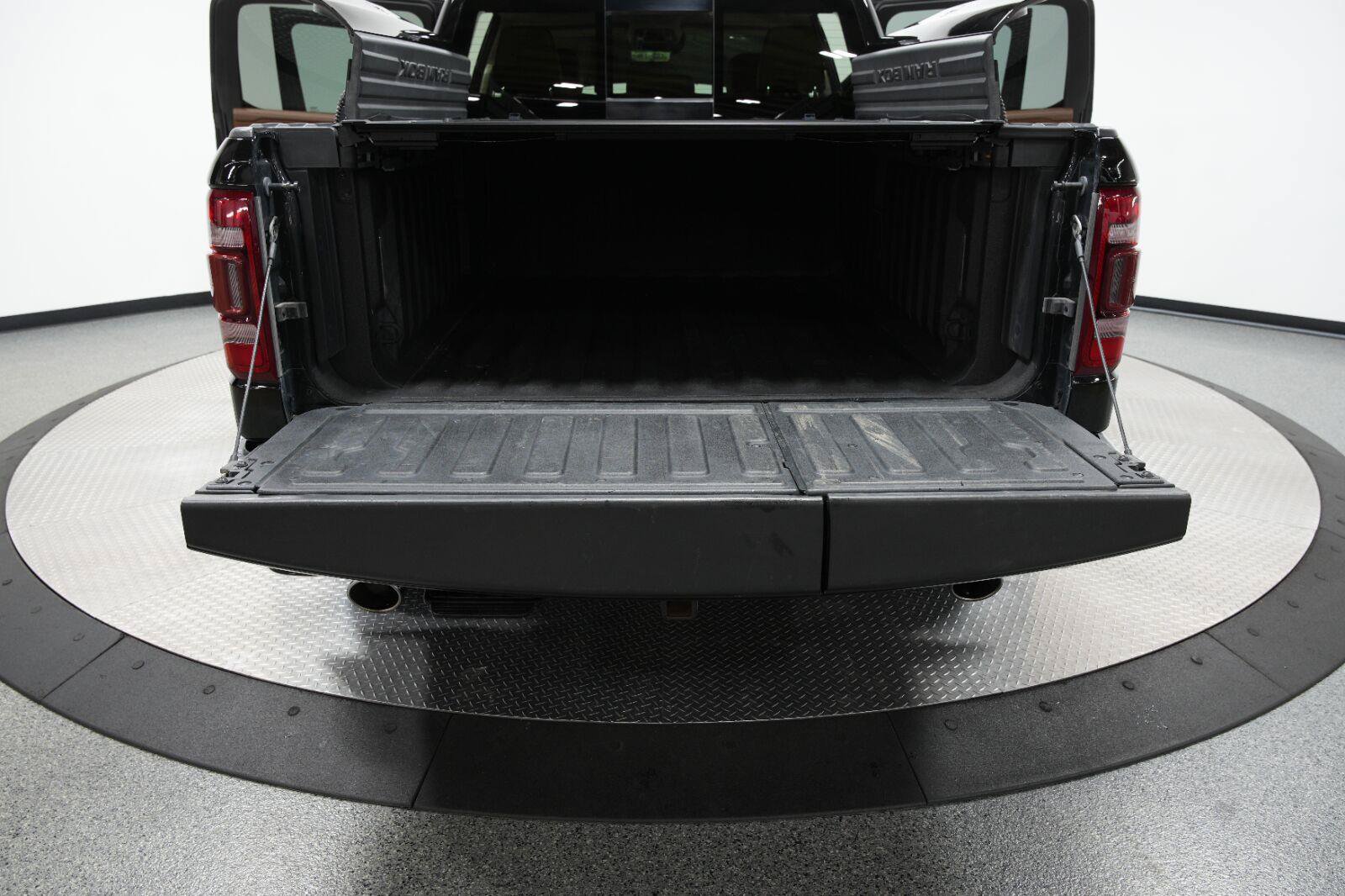 Used 2023 RAM 1500 Limited AWD/4WD image 19