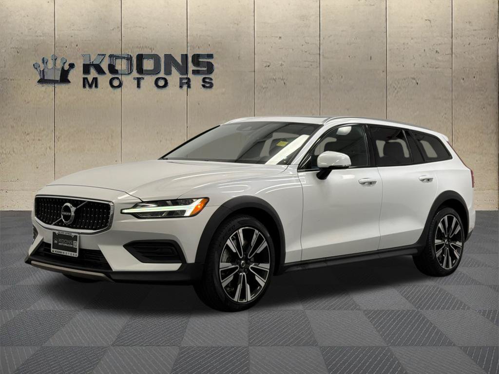 Used 2020 Volvo V60 T5 Cross Country w/ Cross Country Pro Package AWD/4WD image 1