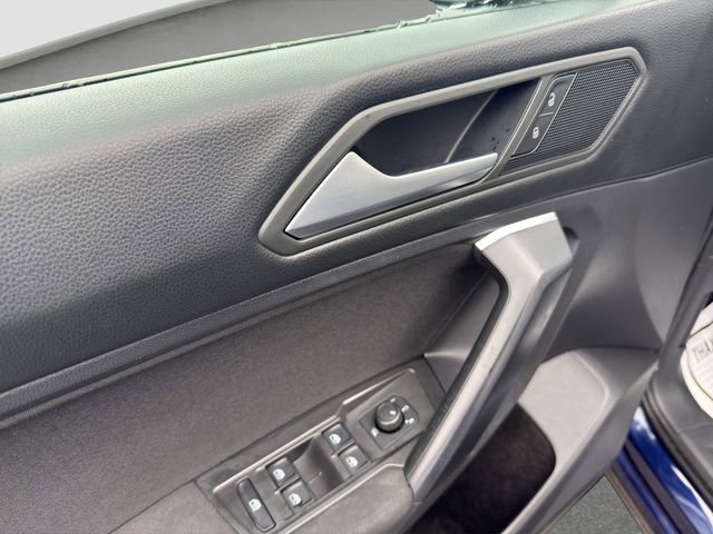 Used 2021 Volkswagen Tiguan S image 12