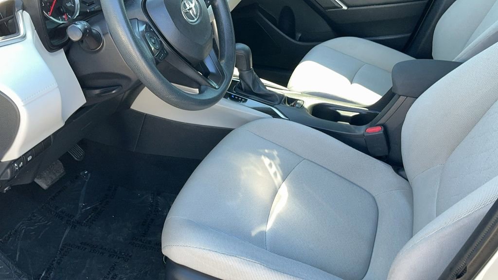 Used 2022 Toyota Corolla Cross L image 11