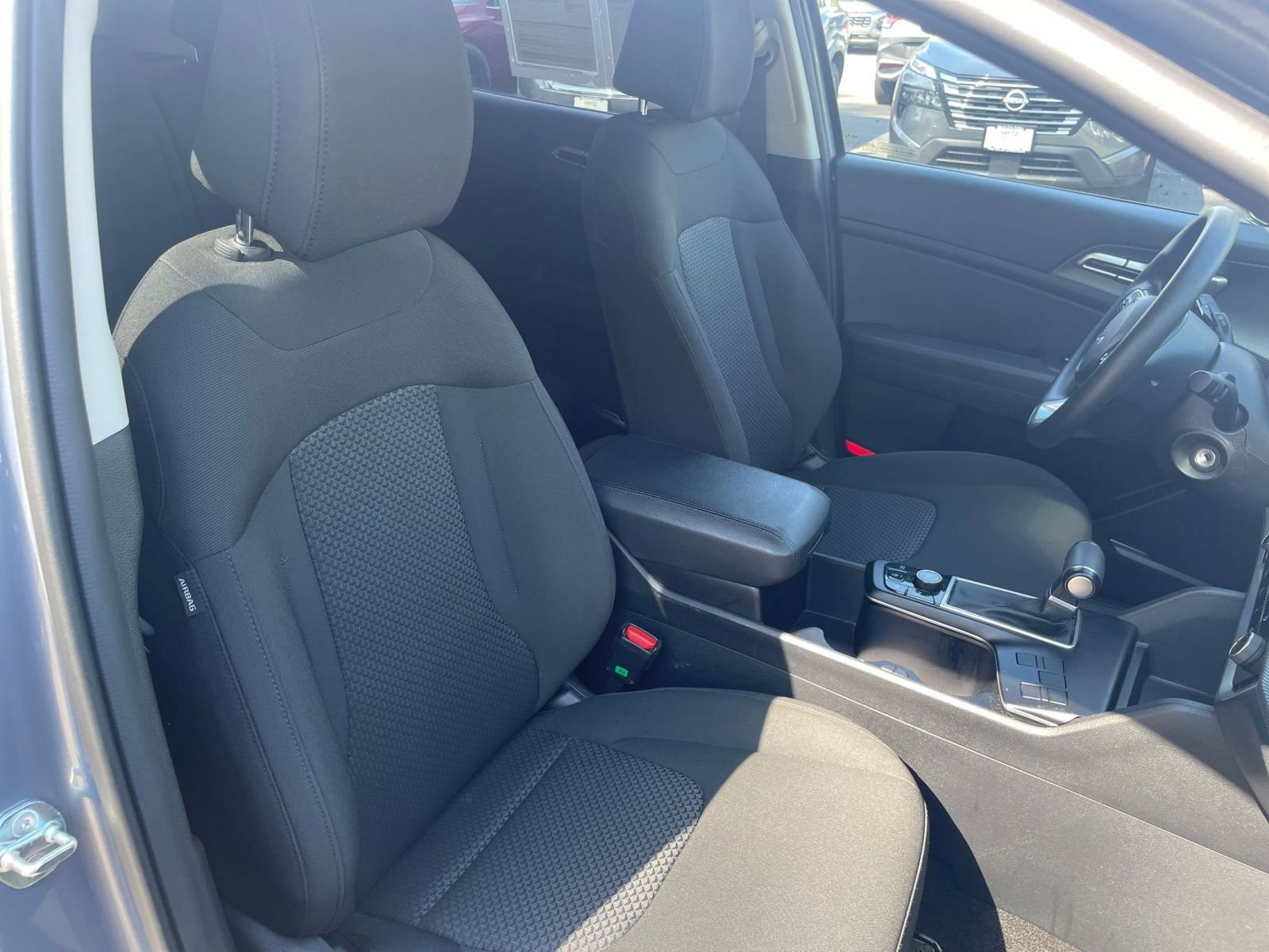 Used 2025 Kia Sportage LX image 34