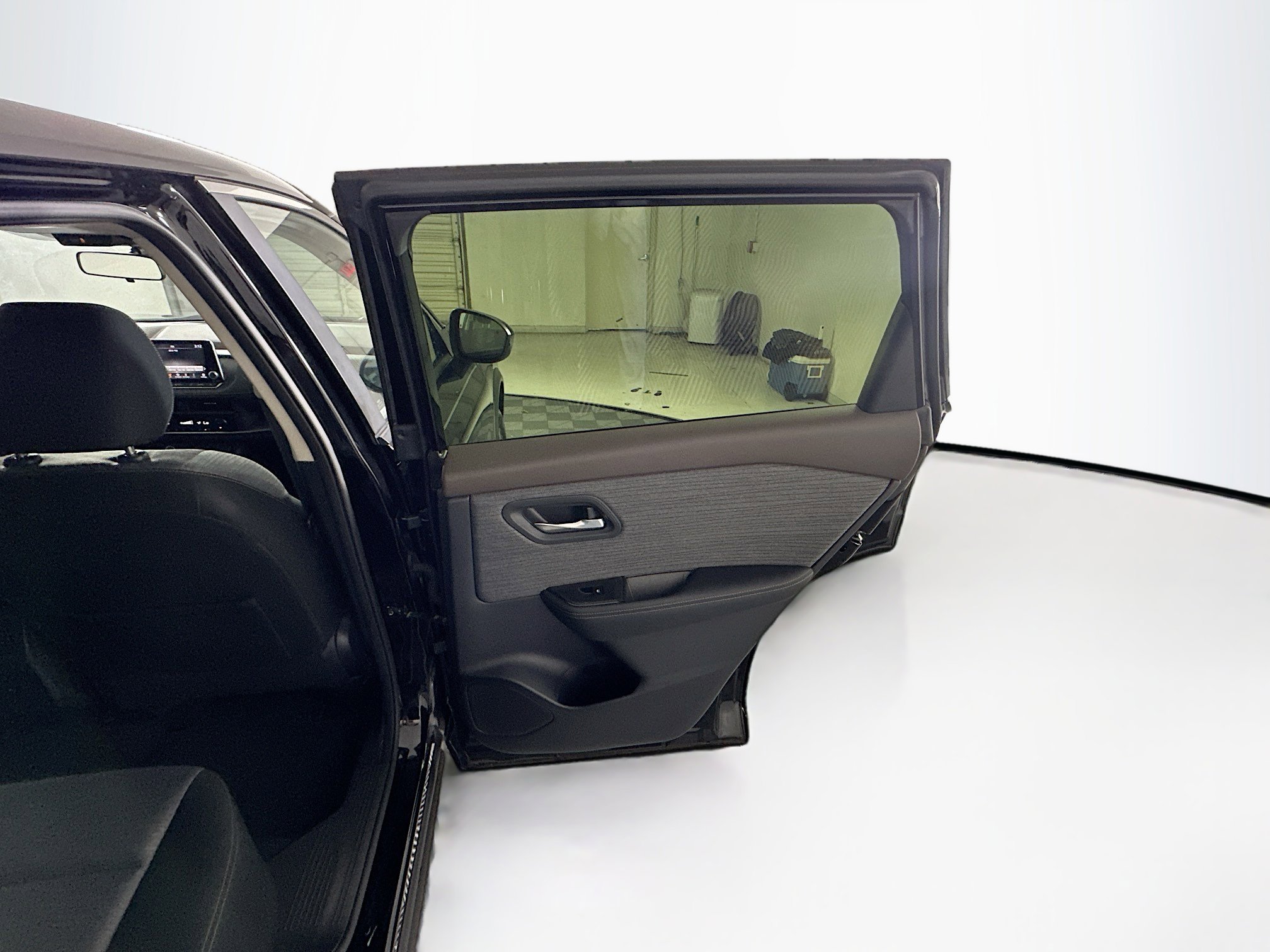 Used 2023 Nissan Rogue SV image 28