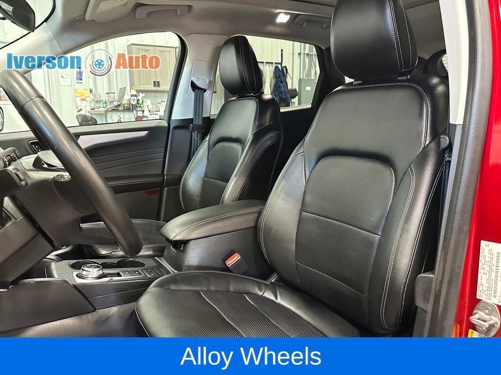 Used 2022 Ford Escape SEL w/ Technology Package image 16