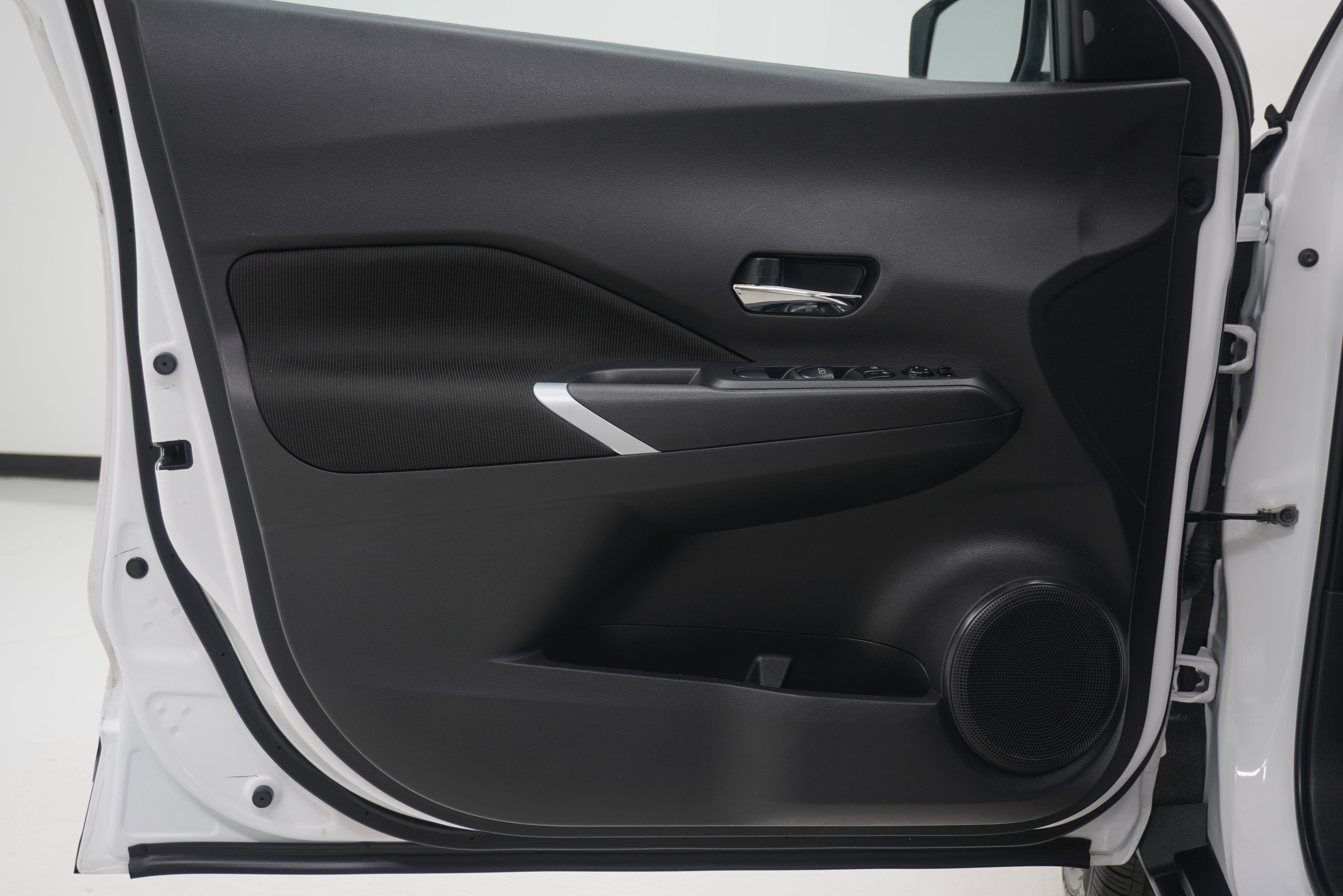 Used 2023 Nissan Kicks SV FWD image 14