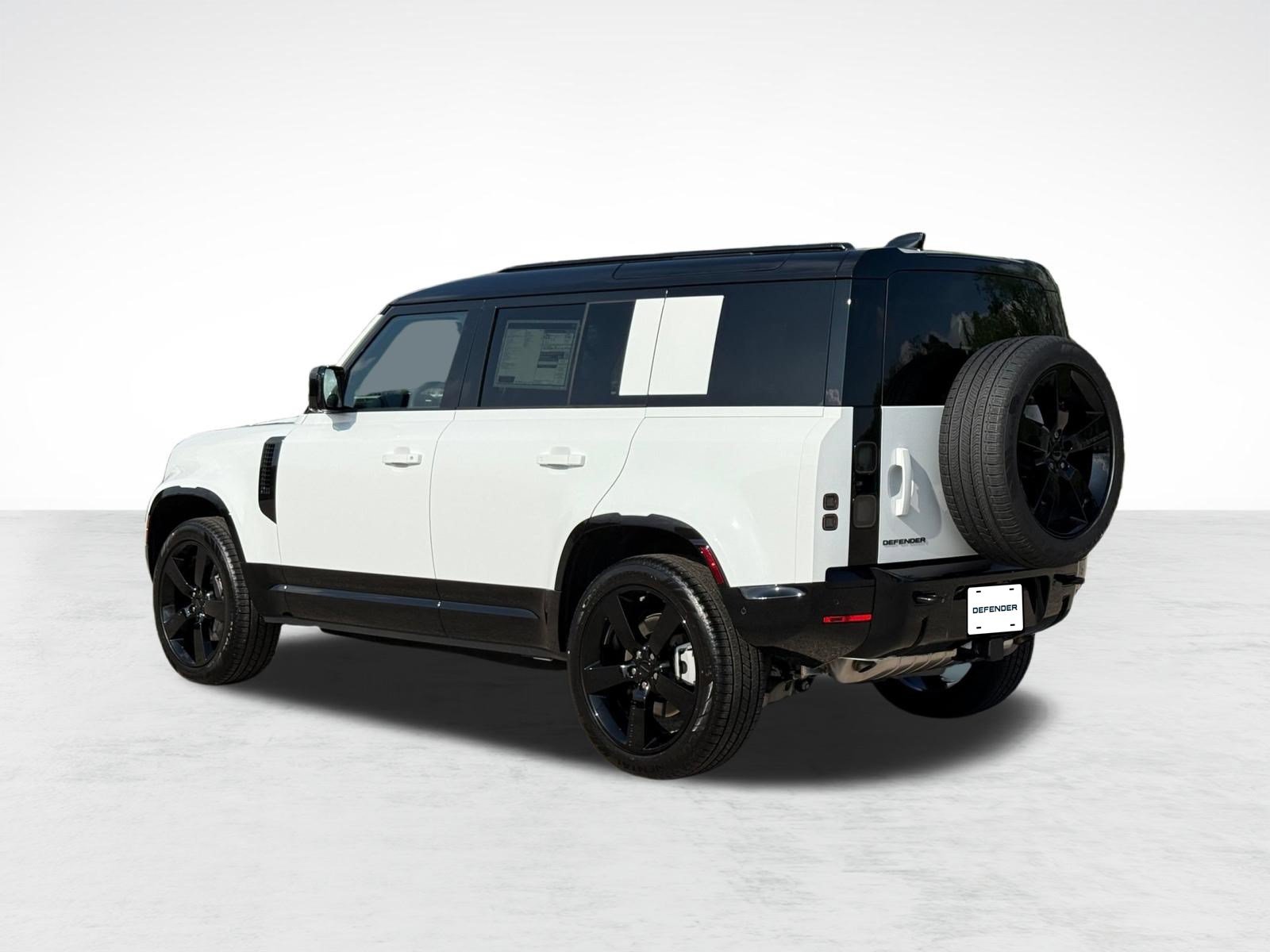 Used 2026 Land Rover Defender 110 X-Dynamic SE AWD/4WD image 3