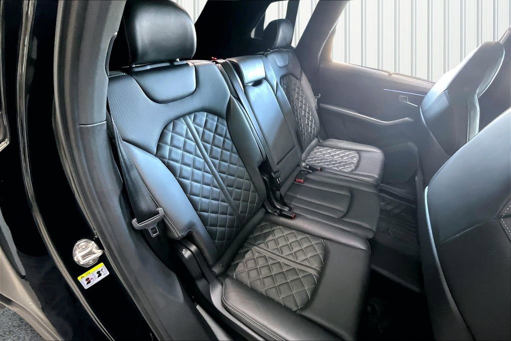 Used 2021 Audi SQ7 Premium Plus w/ Executive Package image 27