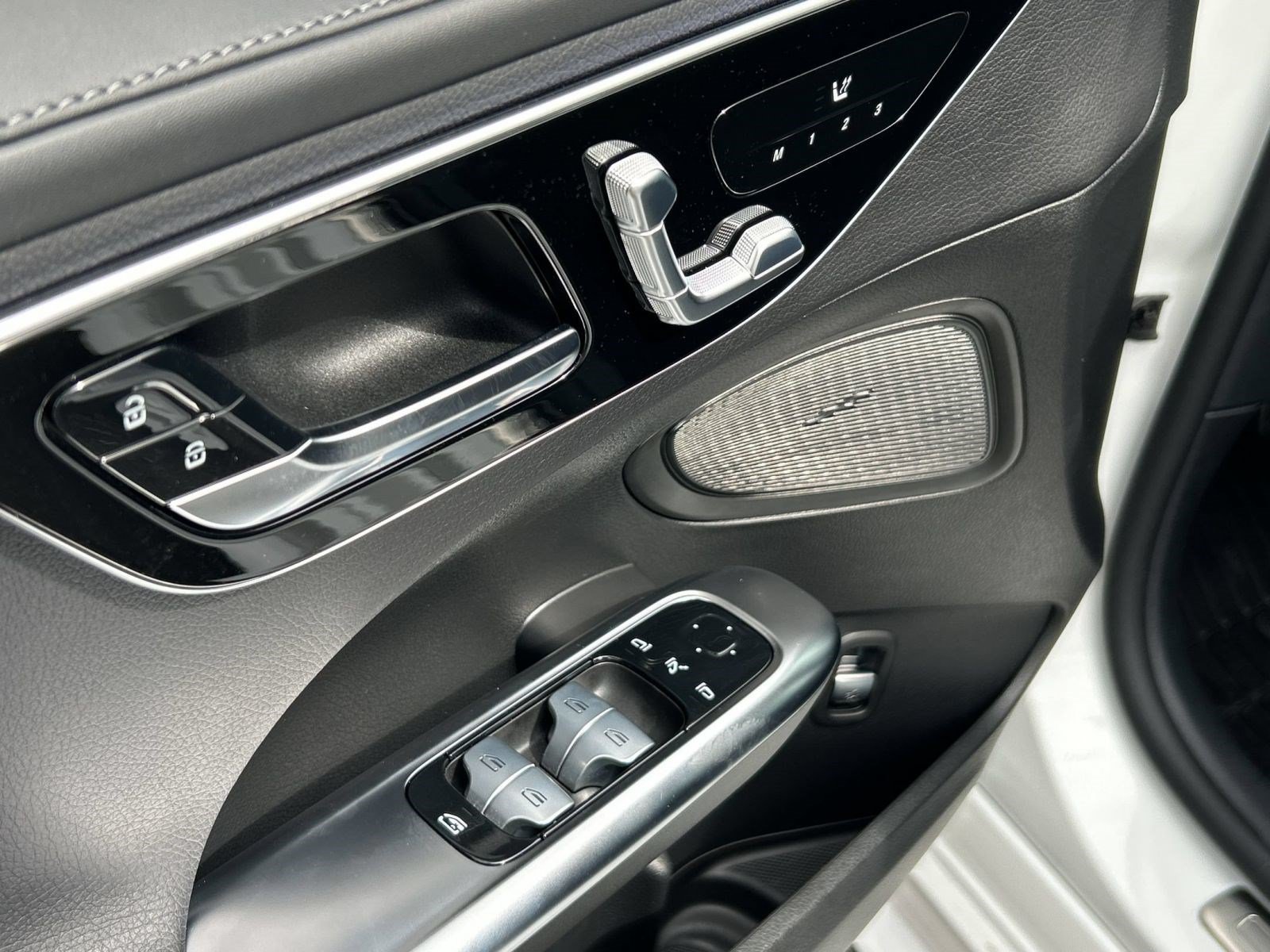 Used 2023 Mercedes-Benz C 300 4MATIC Sedan image 15