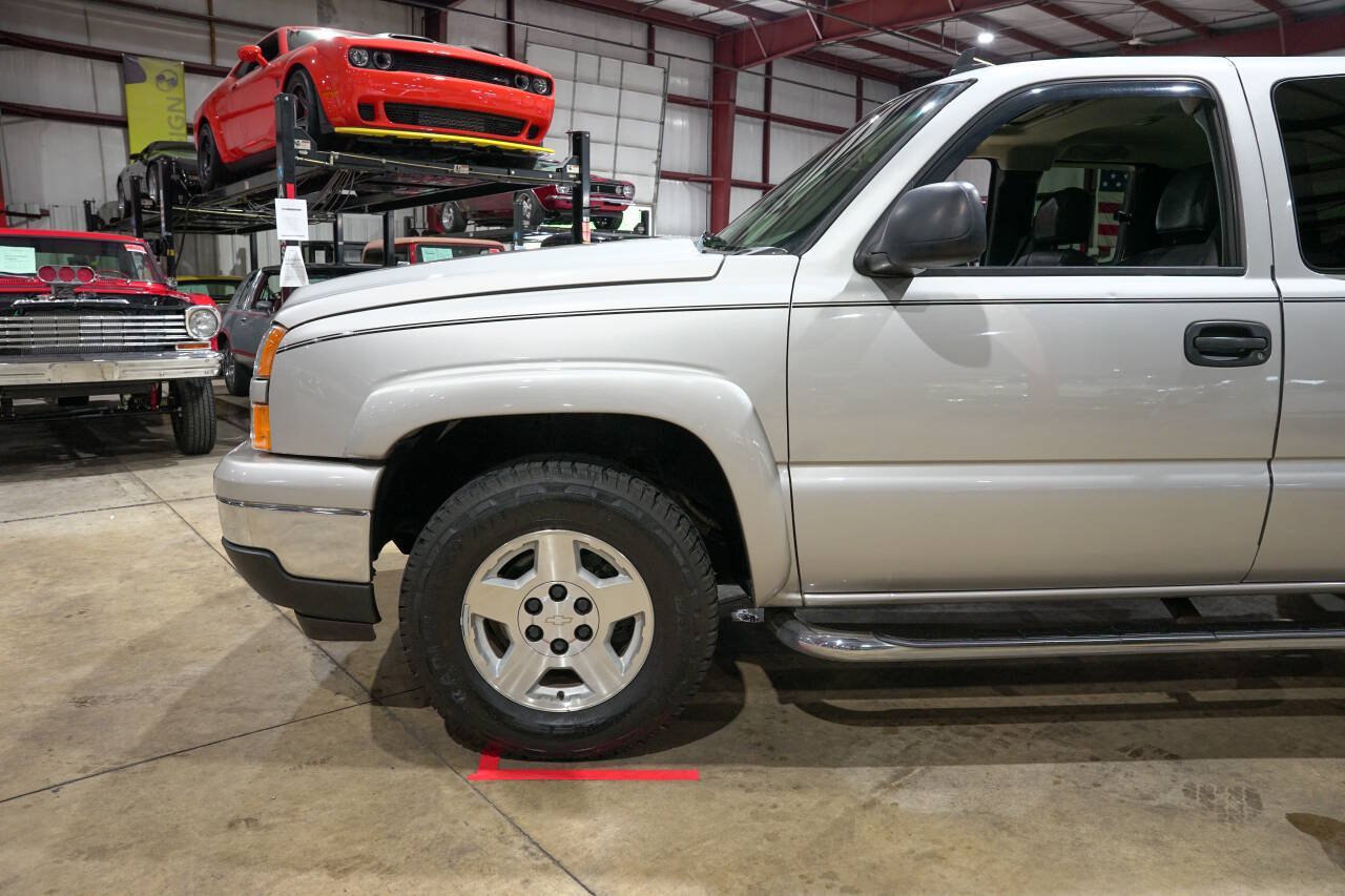 Used 2006 Chevrolet Silverado 1500 LT w/ Onstar Plus Package AWD/4WD image 3