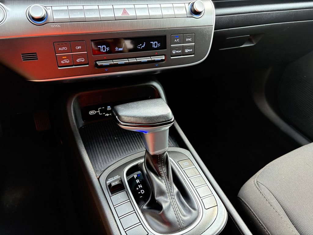 Used 2025 Hyundai Kona SEL AWD/4WD image 15