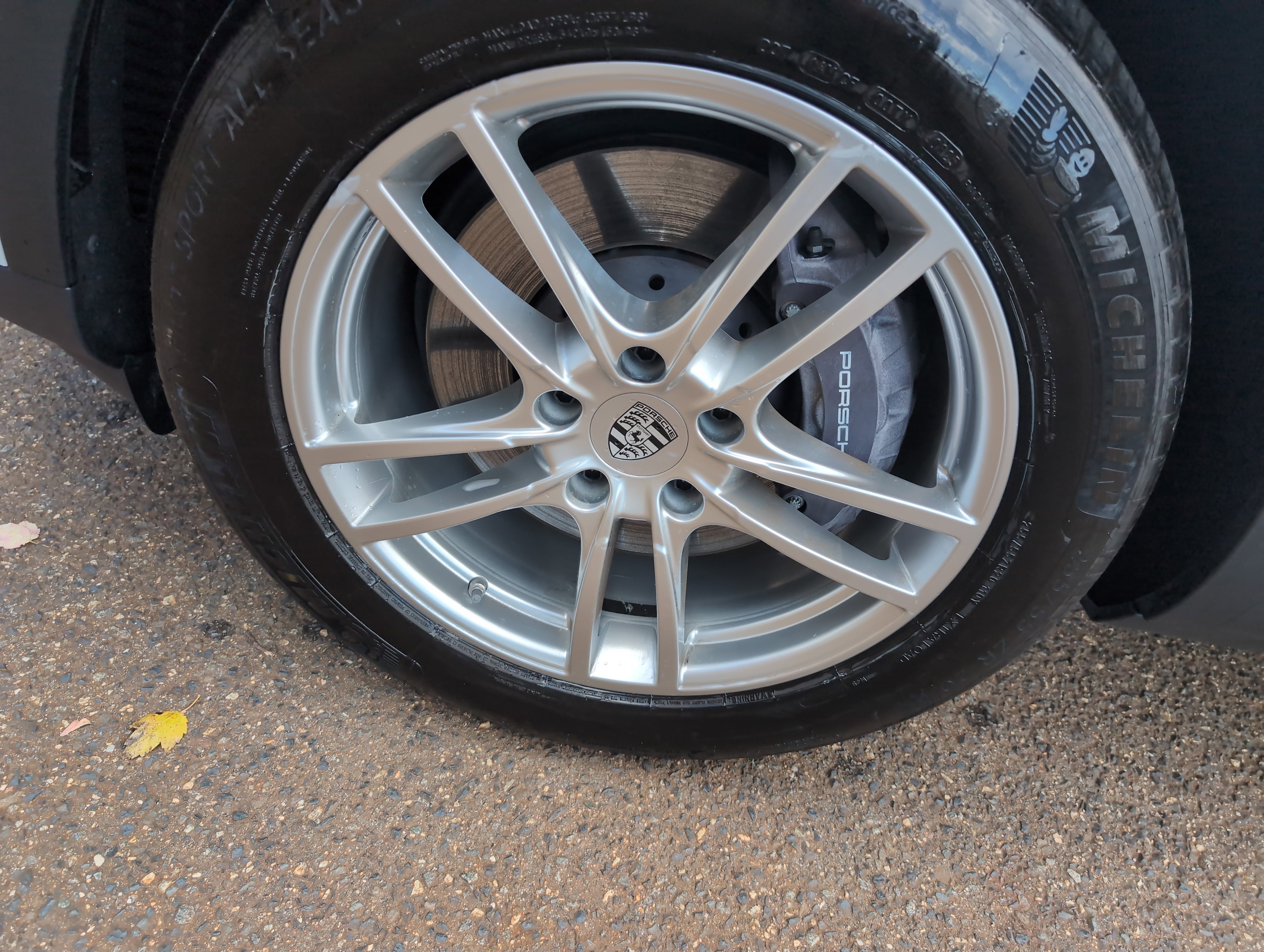 Used 2024 Porsche Cayenne Coupe image 9