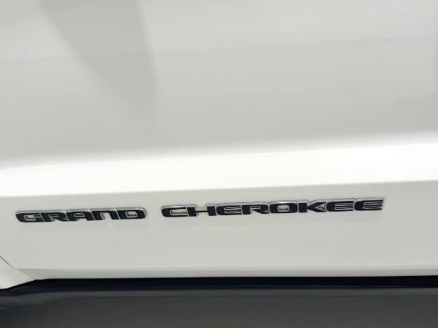 Used 2019 Jeep Grand Cherokee Limited w/ Luxury Group II image 18