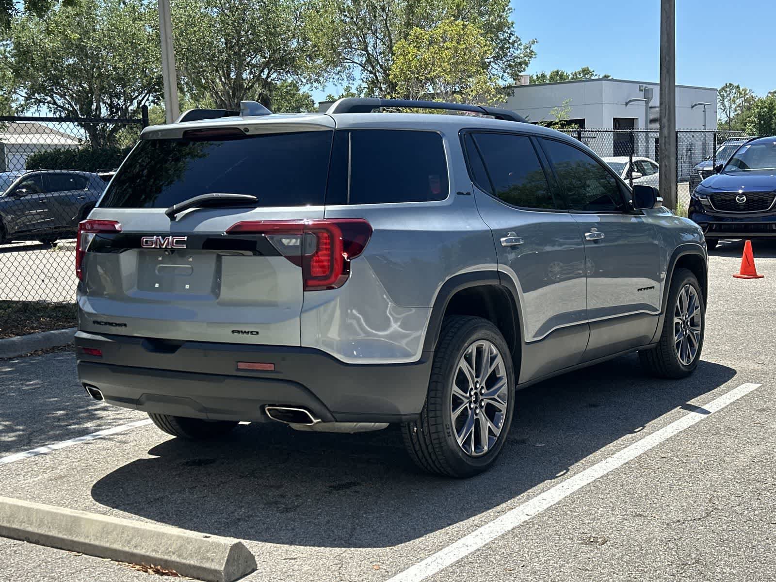 Used 2023 GMC Acadia SLE w/ Driver Convenience Package AWD/4WD image 8