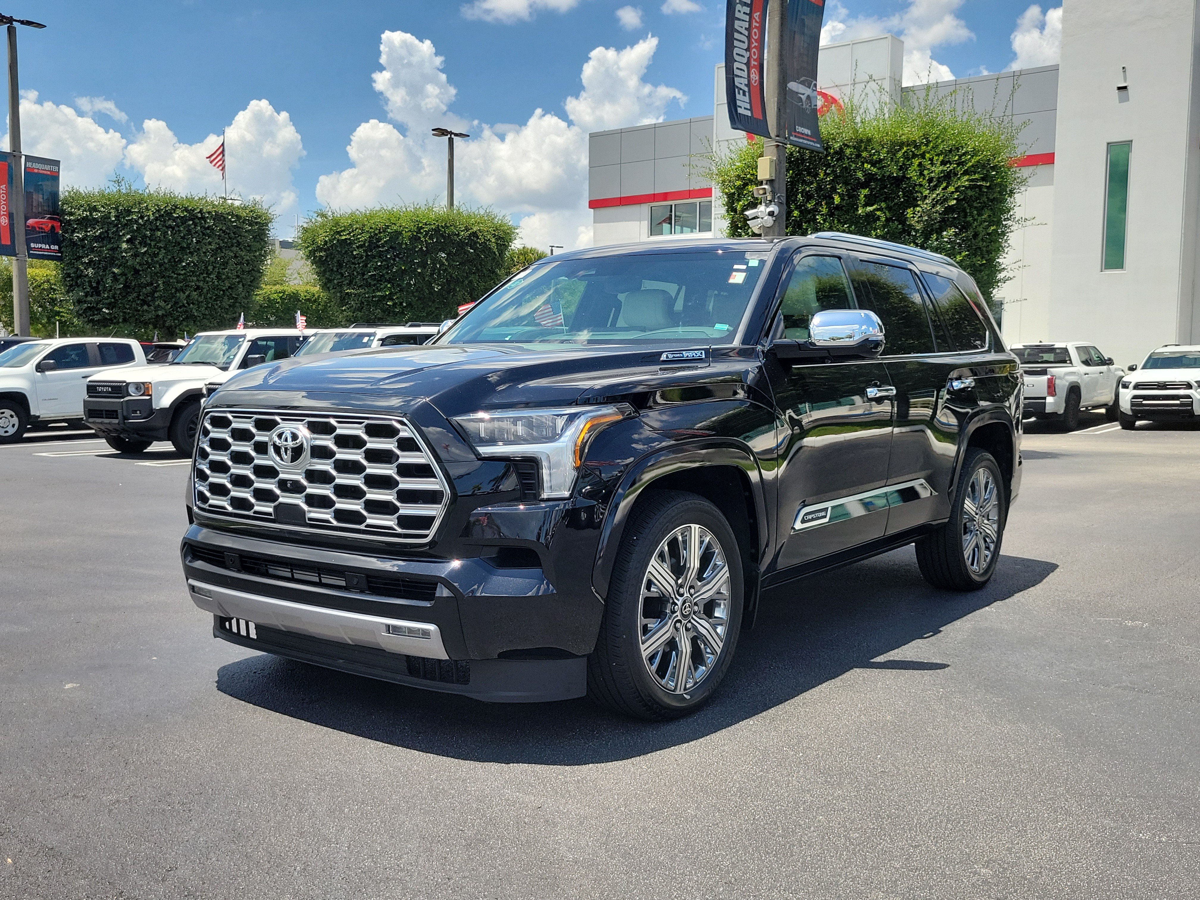 Used 2025 Toyota Sequoia Capstone AWD/4WD image 6