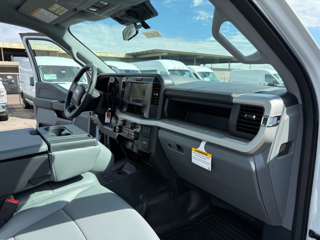 New 2026 Ford F250 XL w/ XL Chrome Package RWD image 24