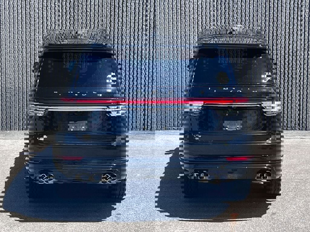 Used 2023 Lincoln Aviator Reserve w/ Jet Package image 6