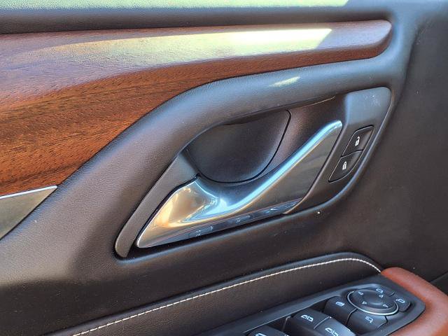 Used 2024 GMC Yukon Denali Ultimate AWD/4WD image 16